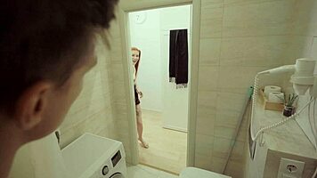 my horny roommate wanted a bathroom fuck 😈