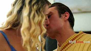 Cocksucking crisis averted by experienced friend mylflove