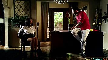 Watch this babe get her pussy ravaged in sweaty action!