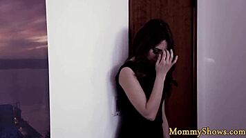 Glam Babes Pussylicking Each Other