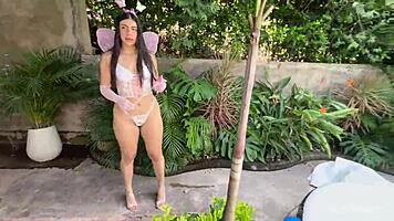 Me Encanta Follar En Jacuzzi Con El Jardinero