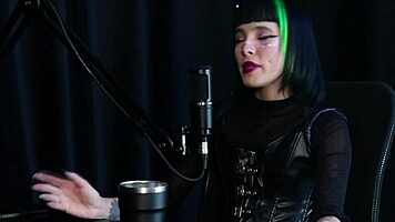 Blonde teen loses virginity in mother's bed after leaked video