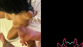 Gozada Nos Peitos Naturais Da Milf