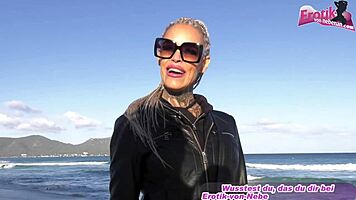 Deutsche Blonde Tattoo Milf