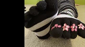 foot worship - sexy feet and butts
