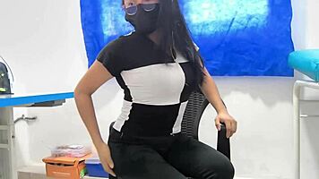 Latina cholita shakes big ass while showing shaved pussy 😏