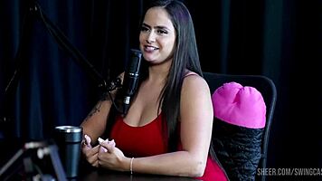 Compilados Da Burguesa No Swing Cast Com Tifany Rocha E Raphaela Savanah - Parte 1 Watch On Sheer Red