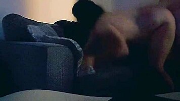 come home, wife chats happily