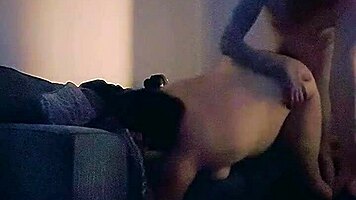 come home, wife chats happily