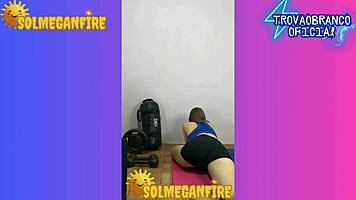 i went to the gym and didnt see that my shorts were ripped and i felt when my trainer pushed me - sol megan fire