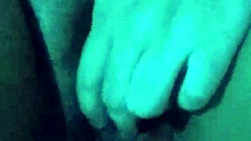 Abrindo Minha Bucetinha Virgem Molhadinha Pra Ser Lambida