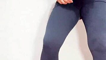 Oh, that giant cameltoe in leggings!