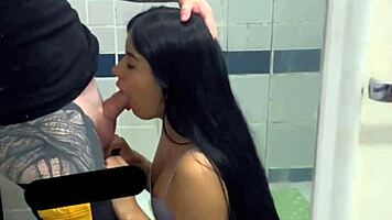 Ella Tiene Ganas de Follarme y Me Convenci� Envi�ndome Una Foto Desnuda en Whatsapp