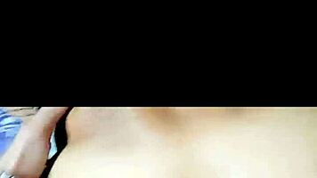 misionero a esta milf que se queja de como es cogida por este joven en casa de visita