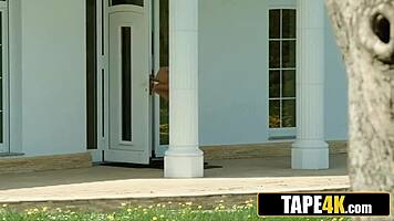 i tryed delievering but fucked petite milf courier