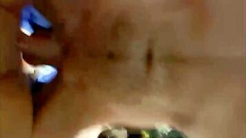 Chica universitaria recibe lamida en su coño y follada duro en cuatro