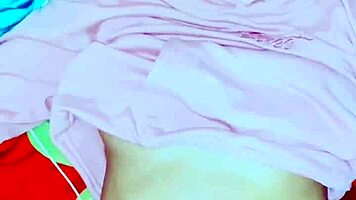 Gadis Hijab Indonesia Lagi Asik Live Colmek Ketahuan Tetangga Akhirnya Di Ajak Ngentot