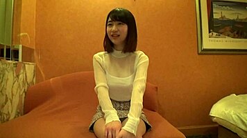 시호의 첫 AV 경험 큰 가슴 다양한 자세로