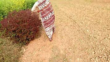Everbest painful fuck indian aunty outdoor in jungle
