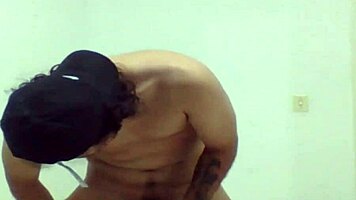 shaving smooth body led to horny ass shaking 😜