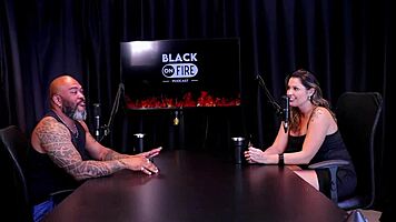 A Familia Virou A Cara Gravou Com Carlos Urach Grava Com Assinantes E O Que Ela Tem Vontade De Gravar - Agatha Mama Watch On Sheer Red