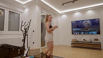 Hey, I tricked that cute blonde teen into showing her tits and fucking her tight pussy