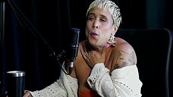 LIKES TO SEE CHARISMA! MOTIVATES PEOPLE TO FUCK AND CONTACT PODOLATRY - JUST JOANA!