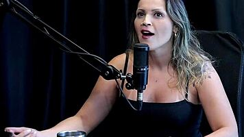 Recent start in content creation, tourism background, performed in a scene with interested client - Agatha Mama.