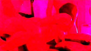 Garota Safada Faz Orgia Sem Camisinha Com 4 Amigos Ao Som De Funk E Luz Vermelha