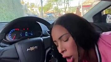 Kriok novinha caught giving blowjob in car daylight