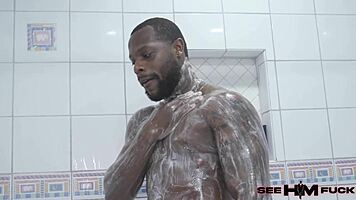 flexible dilf mr porter licking emerald lovess hairy pussy