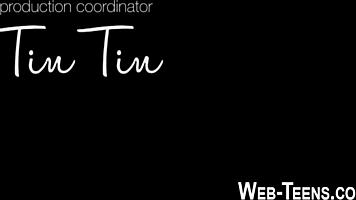 Μικροκαμψούρα Λατίνα 18+ γαμημένη με δάχτυλα