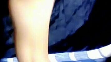 mi vecina la grabe por la ventana que da hacia mi casa cuando est� solita y �oh sorpresa �que rica conchita camara oculta