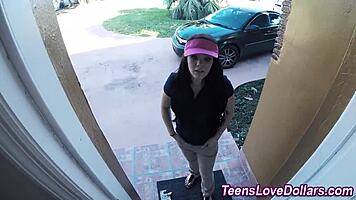 In high definition, a real amateur teen performs a hardcore blowjob and receives a facial!