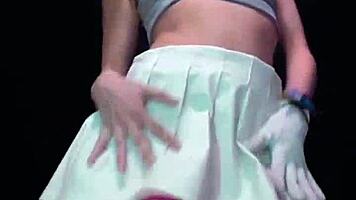 Bonneyuwu Peeing in Bottle Fun