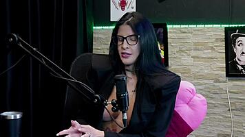 nunca transou na mesa de sinuca o cliente gostava de um fio terra deu a buceta no avi�o e chegou a receber 23 buqu�s de flores mas - leticia braga watch on sheer red