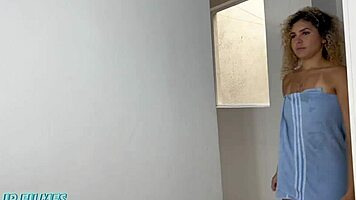 cuckold wife wet for lover 😏