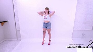 Straight girl seduced by lesbian stylist 😏