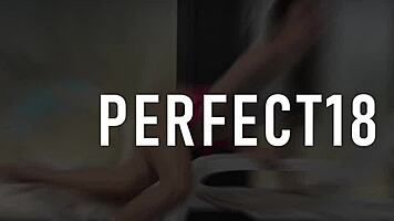 Hot Eliz Benson Bends Her Big Pussylips!