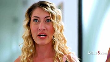 i got my frend to suck my boyfrend's big cock