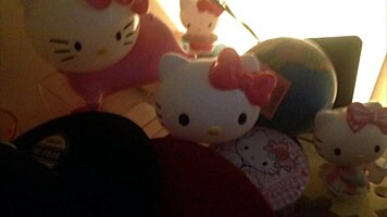 Thailand's Cute Coyote Girl Appears Very Sexy In Her Car