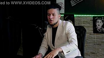 Explicou Sobre As Preliminares Na Massagem Leva Seu Trabalho A Sério Ampliou Seus Conhecimentos Do Corpo Feminino E No Squirting - Cadu Sem Fôlego Watch On Sheer Red