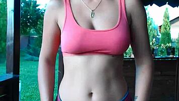 look at this teen stripping outdoors, camel toe showing