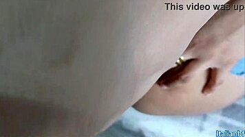 Vengo ingannata e il mio compagno mi tocca la figa mentre dormo