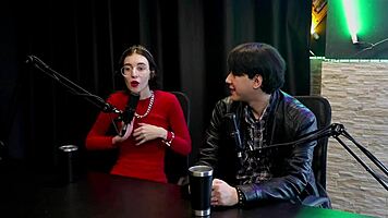 Curtia se exibir bem novinha a pandemia lan�ou mulheres no porn� contou pra m�e e quando vendeu seu primeiro nude - yastrixx watch on sheer red