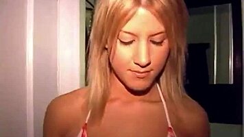 Lexy Lohan teases her perfect body in jacuzzi masturbation