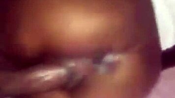 la skinny aime les grosses bites noires en chevauchant