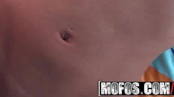 Ruby Knox makes outdoor sextape and gives blowjob on the beach - mofos