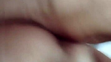 jovem casal filma porno amador em banheiro de hotel with huge cock deepthroat and creampie