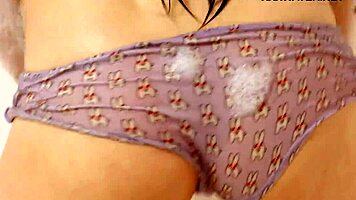 liza hardova masturbates and shows her sexy naked body